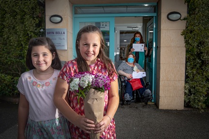 Lockdown letters: Schoolgirl Sofia forges 'Bella' bond with care home ...