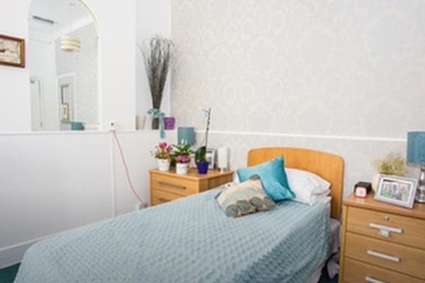 Roseacres Residential Care Home N20 9DZ