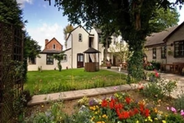 Ideal Home Bicton Heath House Knowsley Drive Gains Park Shrewsbury Shropshire Sy3 5dh 1 Reviews