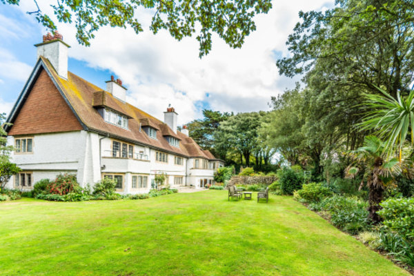 Wells House Nursing Home, Radnor Cliff Crescent