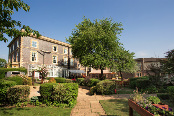 Quinton House Nursing Home, Main Road