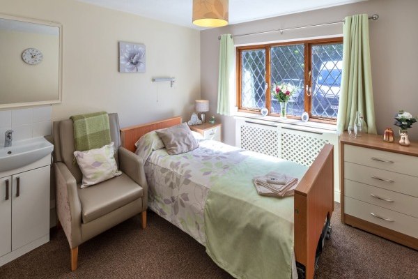 Lavender Lodge Care Home - Avery Healthcare, Farnborough, Hampshire