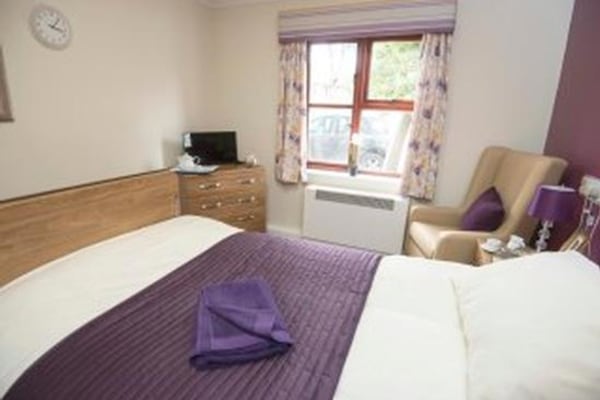 Summerdale Court Care Home E16 1PH