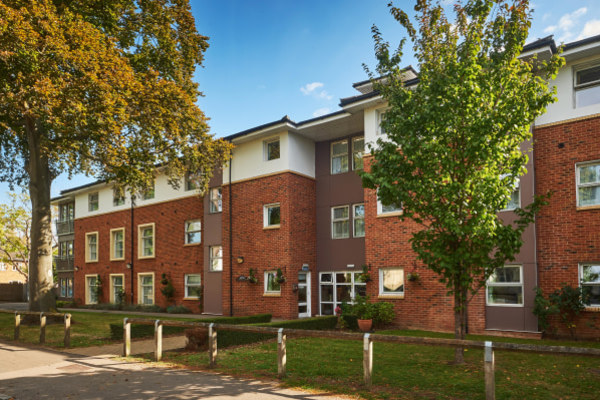 Whitefarm Lodge, Vicarage Road