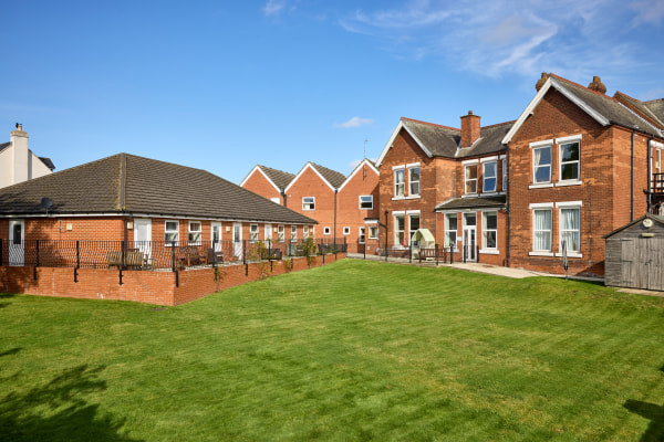 Wrawby Hall, Vicarage Road