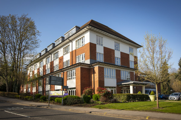 Signature Bentley House, Pegs Lane