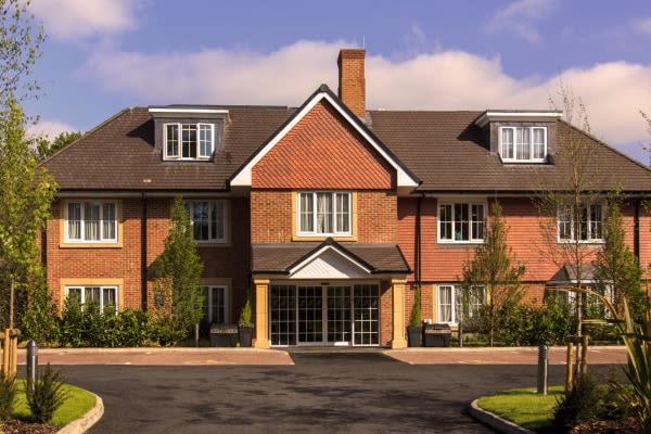 Hallmark Lakeview, Lightwater, Surrey