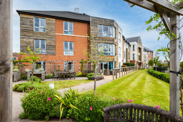 Cedar Mews Care Home, Hallam Fields Road