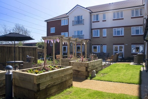 Pear Tree Court, Portsmouth Road