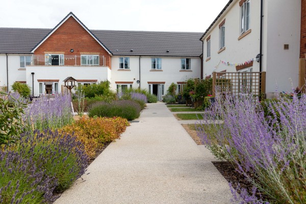 Lonsdale Mews, Farley Way