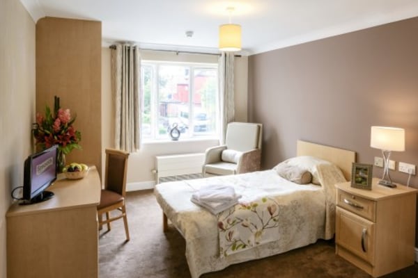 Aire View Care Home - Avery Healthcare, 29 Broad Lane, Kirstall, Leeds ...