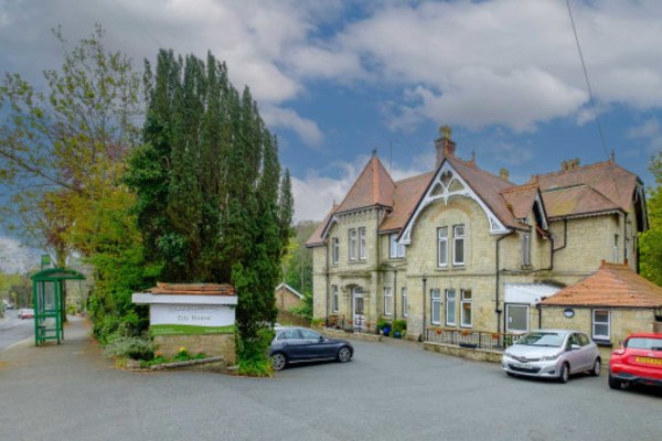 Tile House, 34 Victoria Avenue