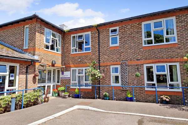 Augusta Court, Winterbourne Road