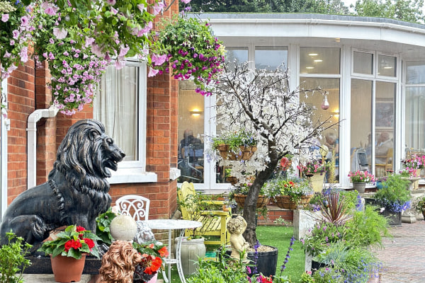 Manor Lodge Care Home, 8 Portland Avenue