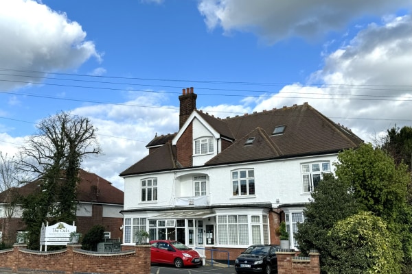 The Oaks Residential Care Home, 28 Hall Lane, Upminster, London RM14 ...