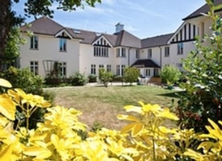 White Gates Nursing Home 1 Condor Road Laleham Staines Upon Thames Surrey Tw18 1ug 22 Reviews