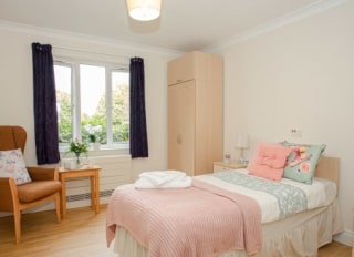 Pinewood Lodge care home, Quantum Care Ltd, Oxhey Drive, South Oxhey ...